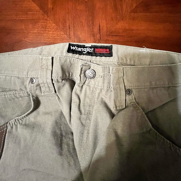 Wrangler Riggs Workwear size 34x30 Carpenter pants khaki. - Picture 5 of 6